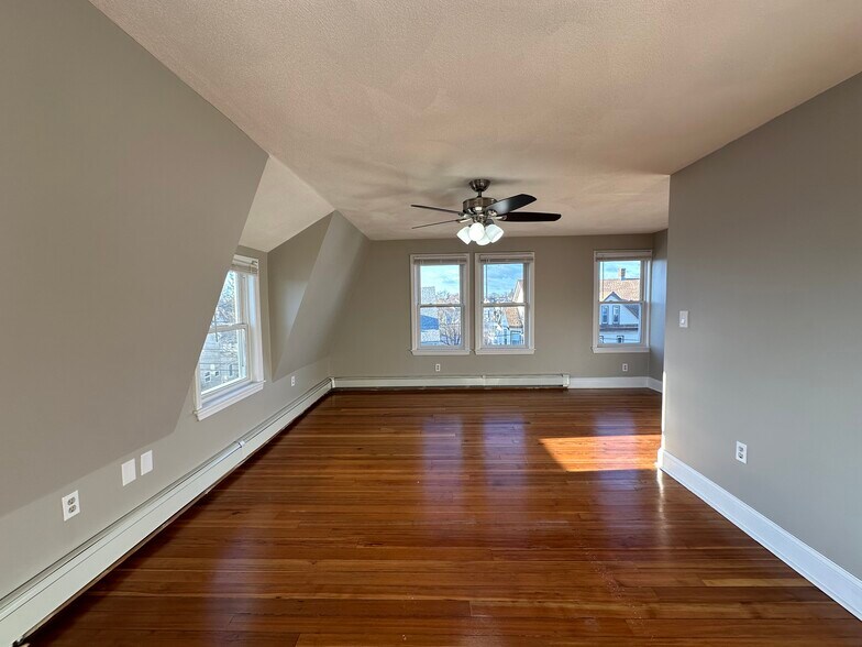 Building Photo - 76 Fremont St