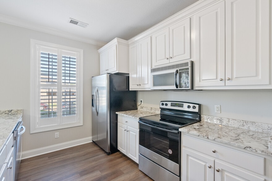 Building Photo - 728 Southpointe Commons Loop