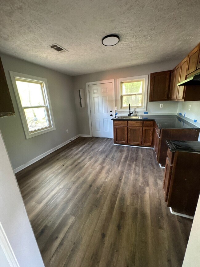 Building Photo - 811 Scott St