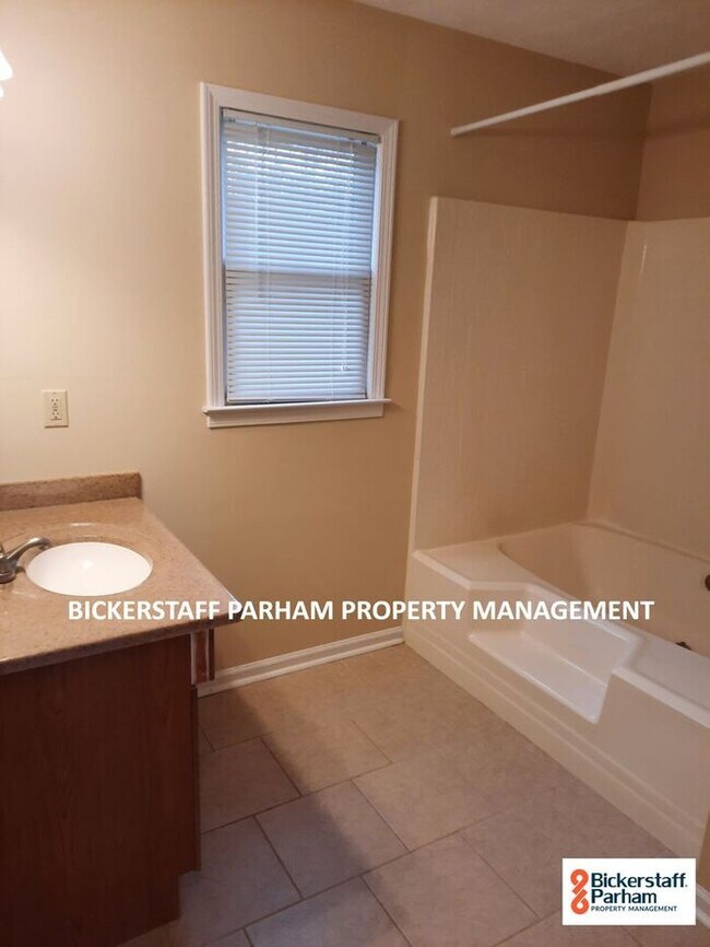 Building Photo - Located in Cusseta!