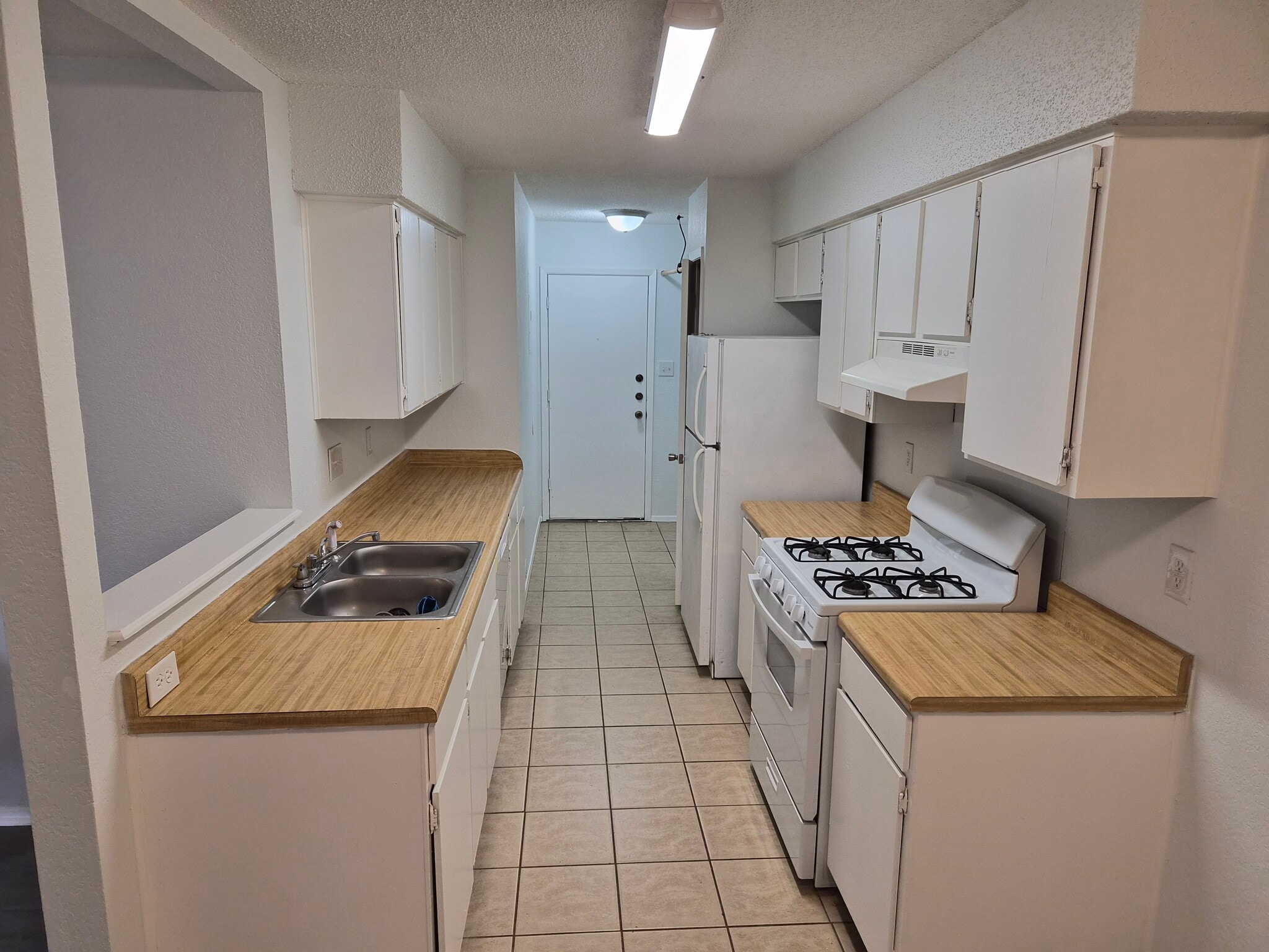 Kitchen - 1104 Woodlief Trl