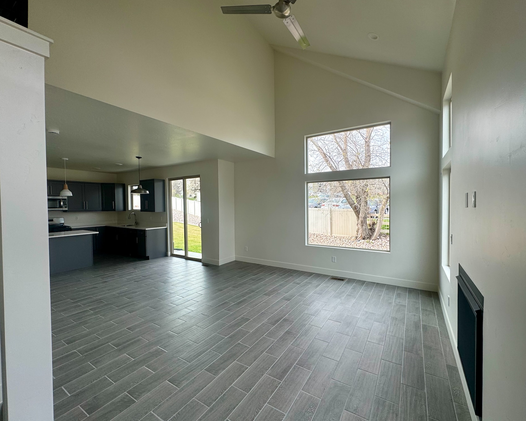 Building Photo - 172 W Autumn Ln