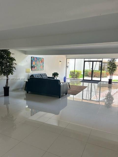 Building Photo - 303 Racquet Club Rd