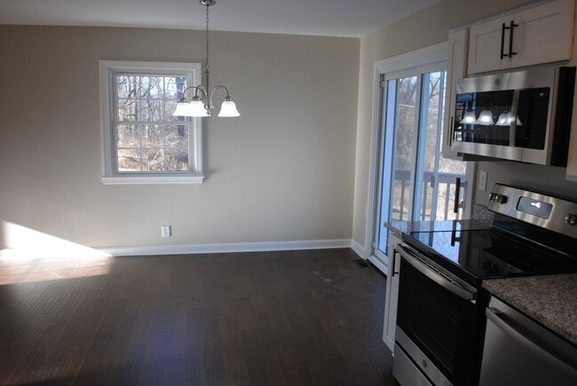Building Photo - 2129 Dogoon Dr