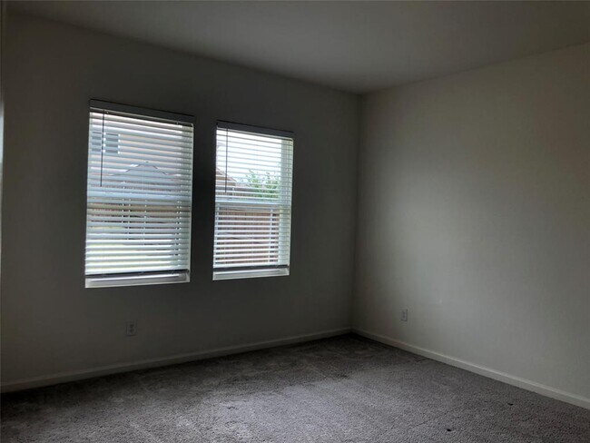 Building Photo - 778 Wilshire Dr