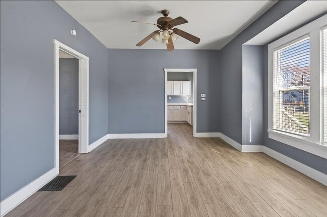 Building Photo - 108 W Broad St