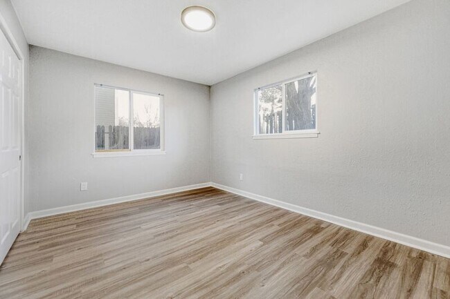 Building Photo - 1120 Mazatlan Cir