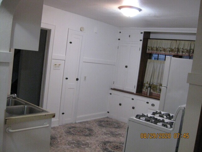 Building Photo - 1248 S 50th St