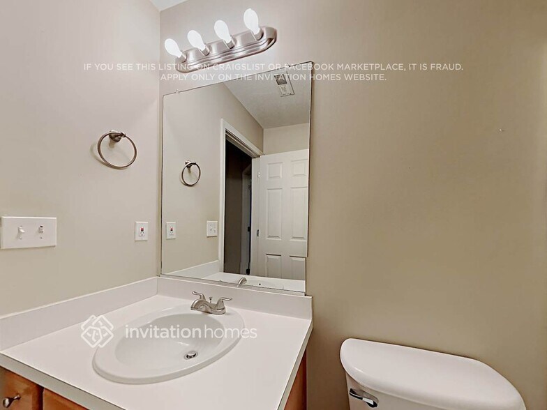Building Photo - 5881 Newnan Ct