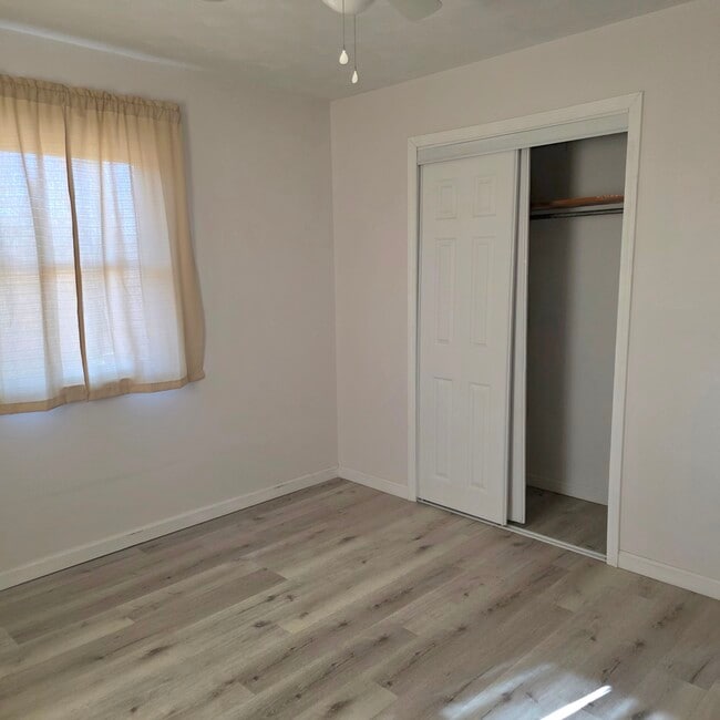 Building Photo - 1503 S 5th Ave