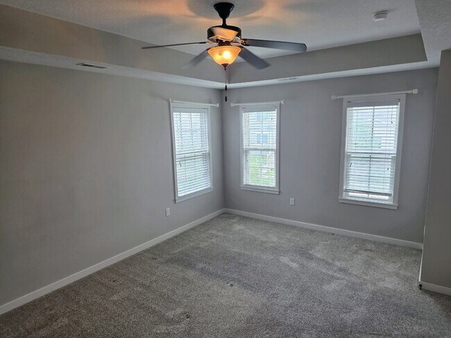 Building Photo - 5555 S Prairie View Dr