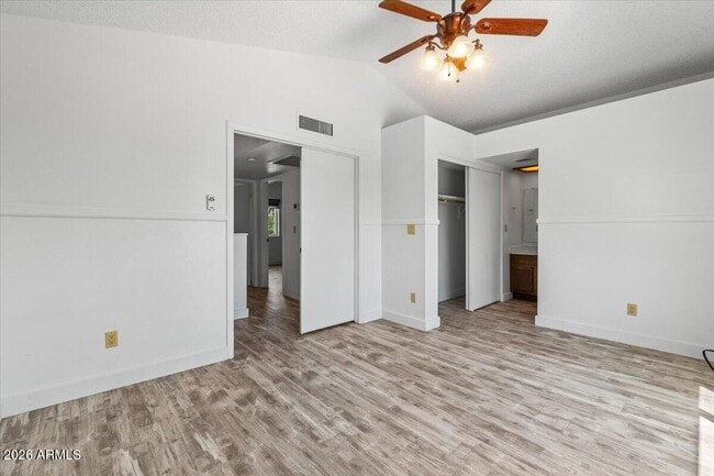 Building Photo - 1041 E Kristal Way