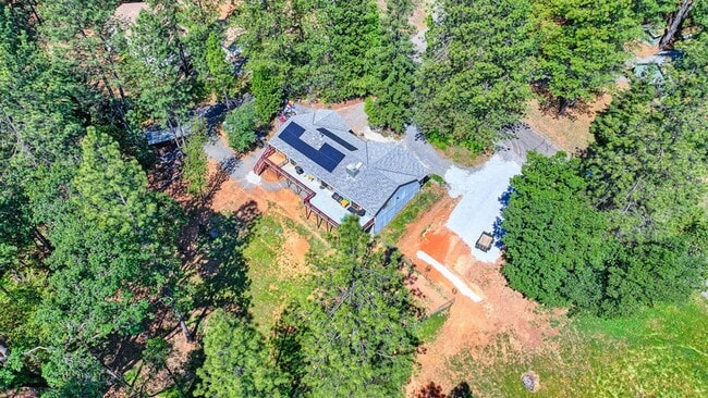 Building Photo - FOR RENT: Cozy Foresthill 3 bedroom 2 bath.