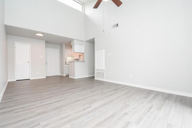 Building Photo - 13151 Walden Rd