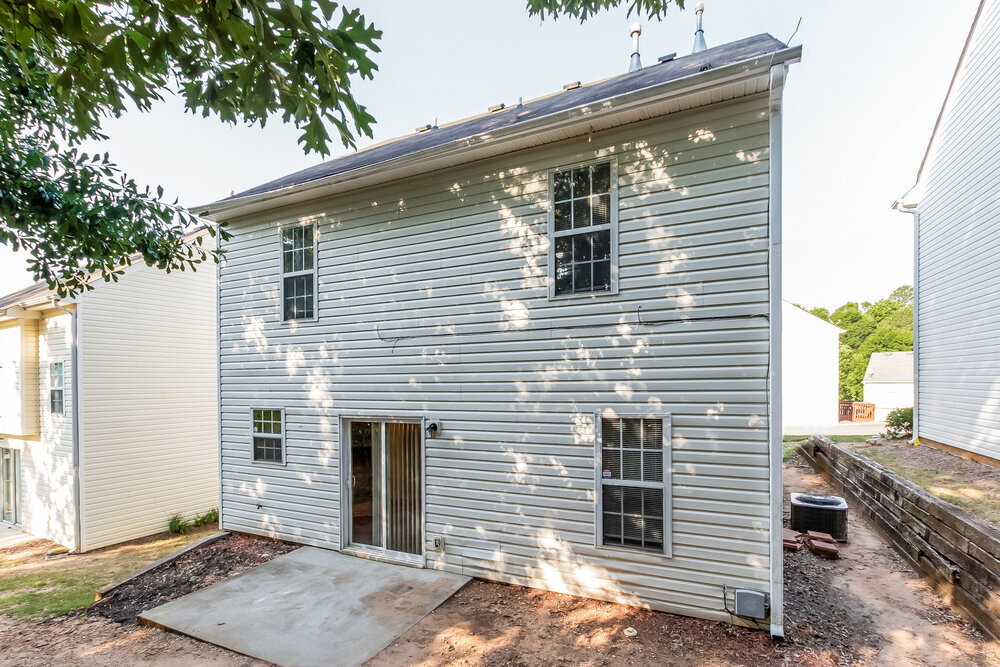 Building Photo - 154 Springbottom Dr SE