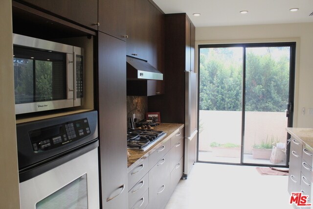 Building Photo - 10400 La Grange Ave