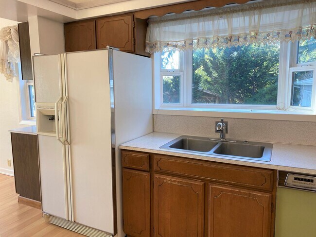 Building Photo - Step Back In Time with this Vintage Sherwood Farm House - Private Backyard.