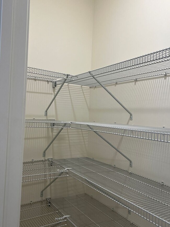 Building Photo - Stop Looking and Stary Living - First Full Month Free!