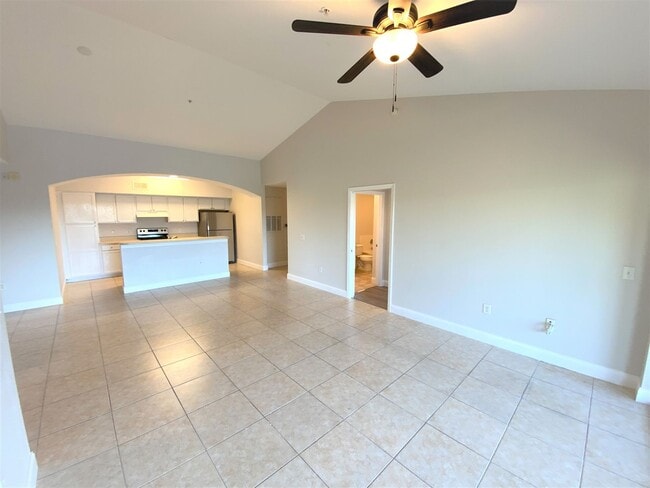 Building Photo - ** FAIRWAY PRESERVE ** 3 BED / 2 BATH COND...