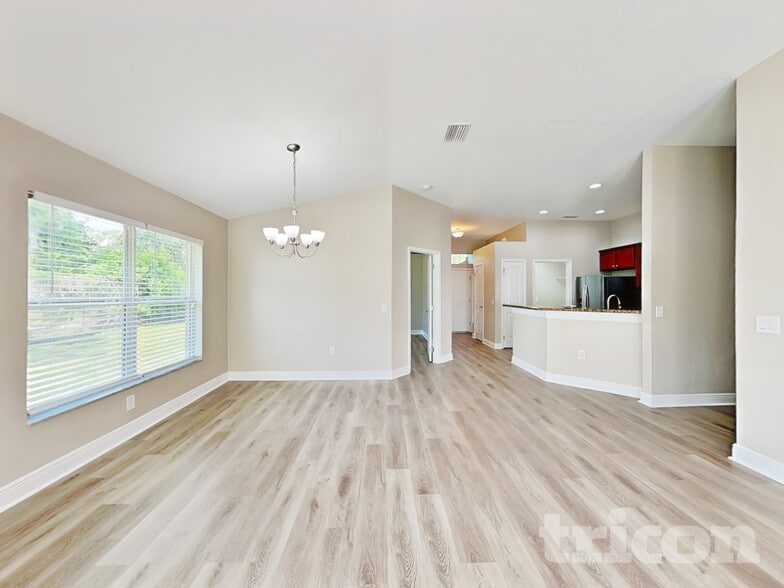 Building Photo - 6681 Freeport Dr