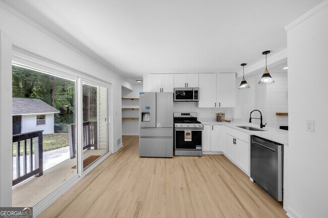 Building Photo - 929 Creekdale Dr