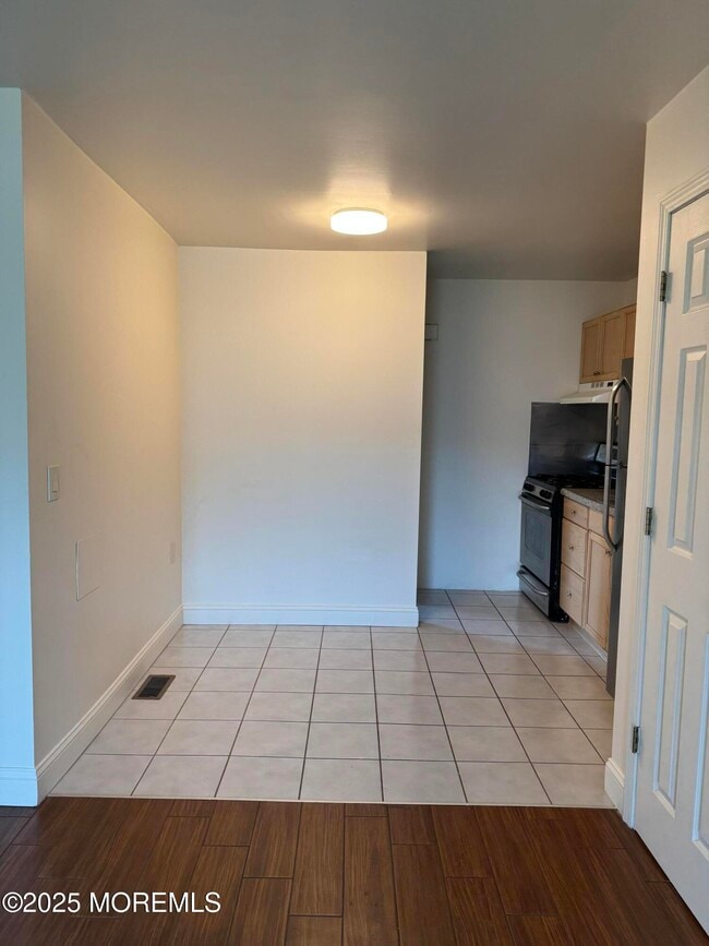 Building Photo - 109 2nd Ave