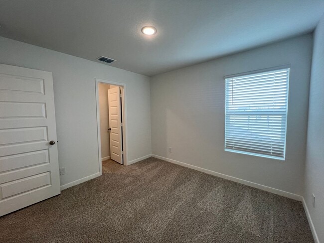 Building Photo - Beautiful 4/2.5 home in Hannah Heights