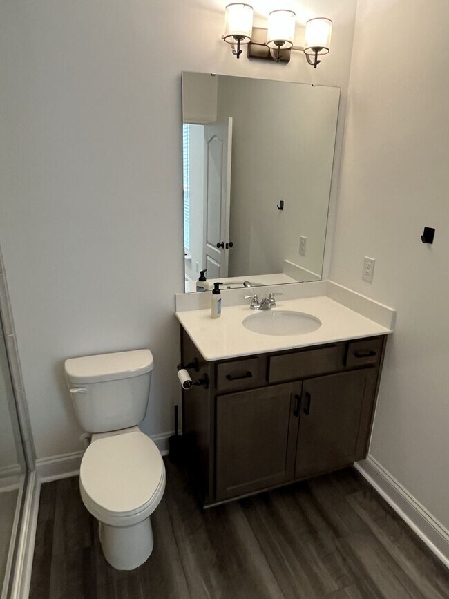 Building Photo - Spacious 5 Bed home in Stallings