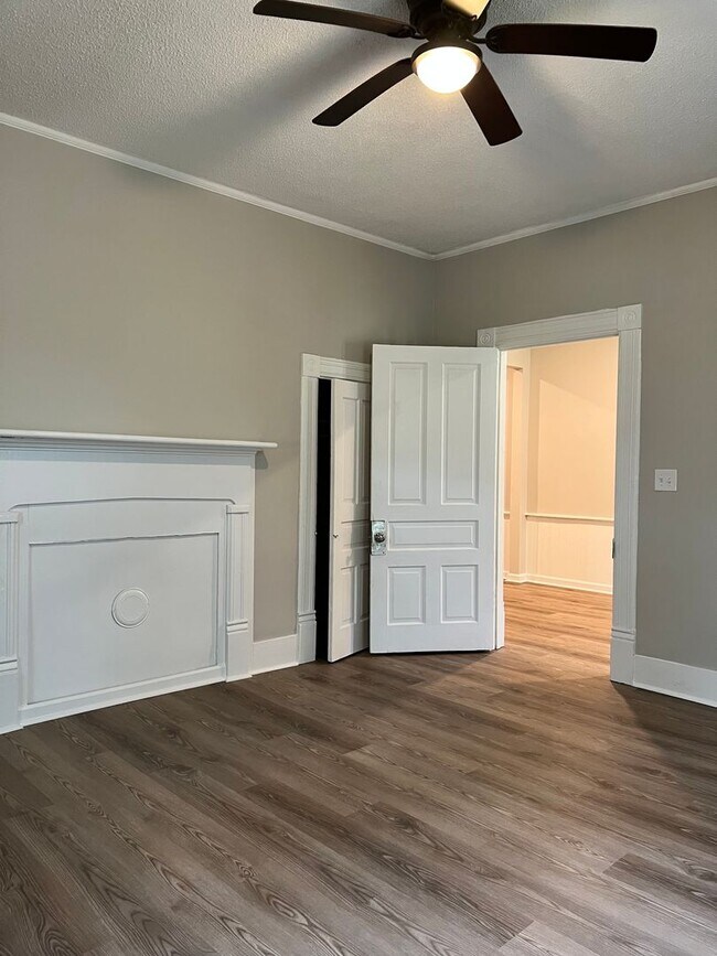Building Photo - 317 S Maple Ave