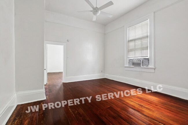 Building Photo - 2332 Ursulines Ave