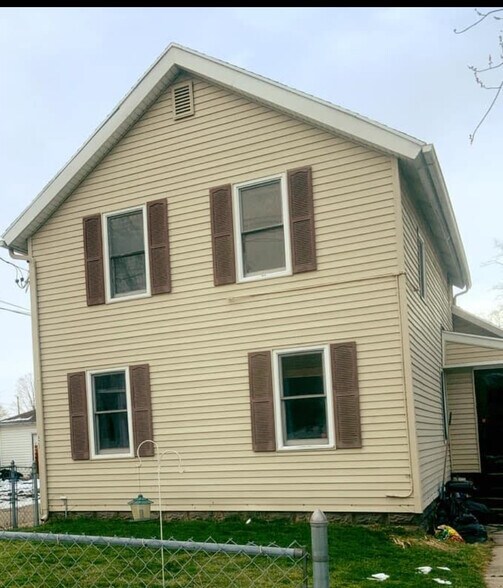 Building Photo - 423 Pearl St