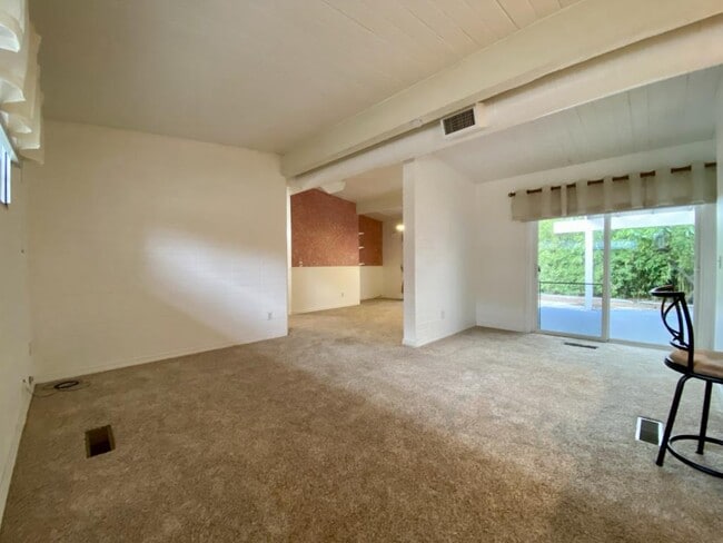 Building Photo - 930 Reddy Ave