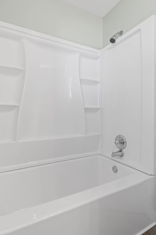 Building Photo - For Rent - Adorable 4BR 2BA house - East Ridge