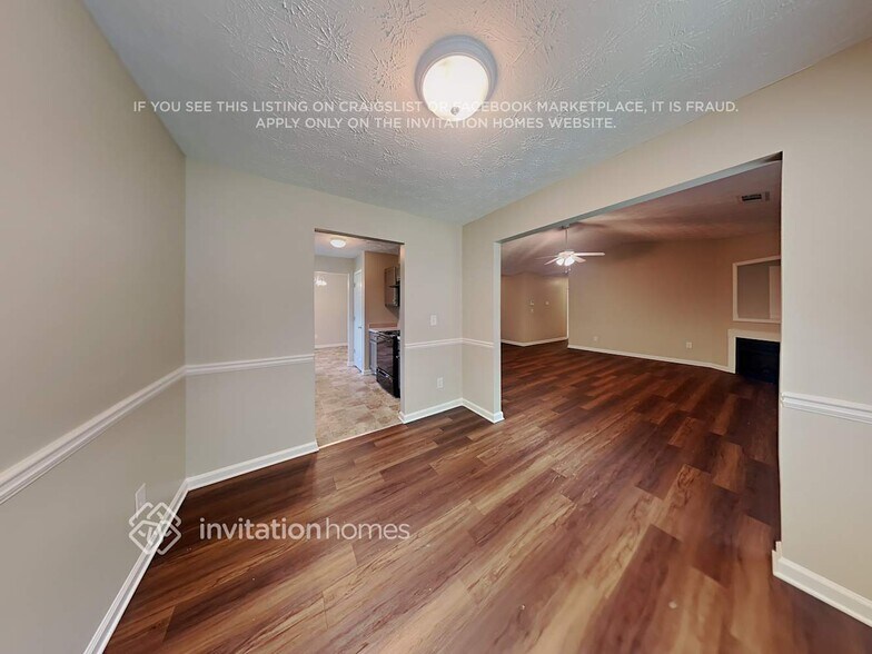 Building Photo - 1422 Steam Engine Way NE