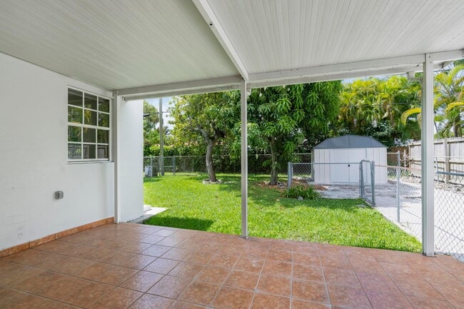 Building Photo - 2360 SW 11th Terrace