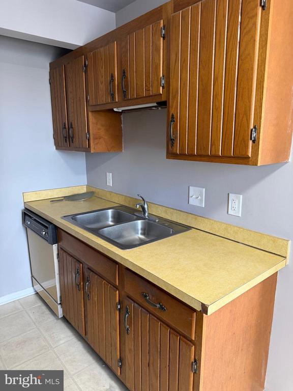 Building Photo - 1243 Peggy Dr