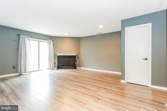 Building Photo - 94 Teal Ct