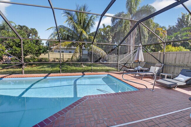 Building Photo - 190 Temple Ave