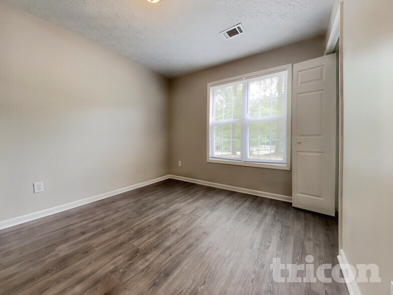 Building Photo - 6050 Fieldwood Ln