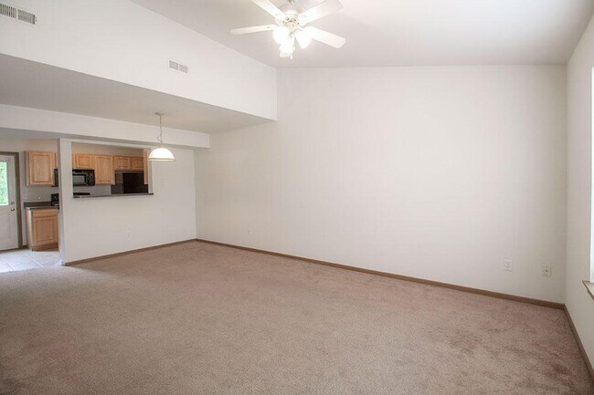 Building Photo - 2119 N Ballenger Ln