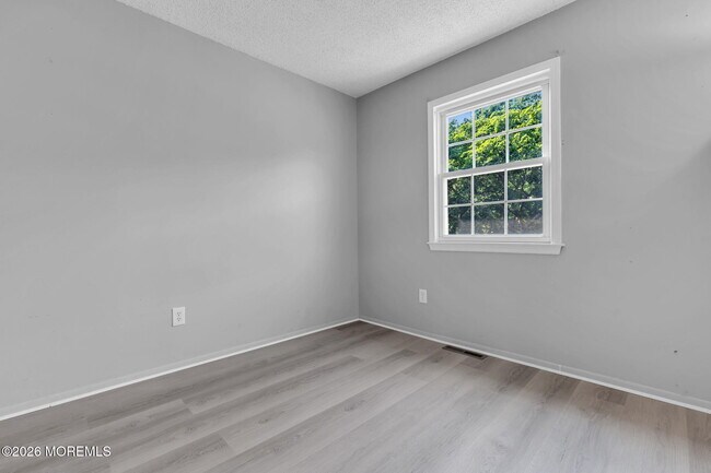 Building Photo - 173 Stowe St