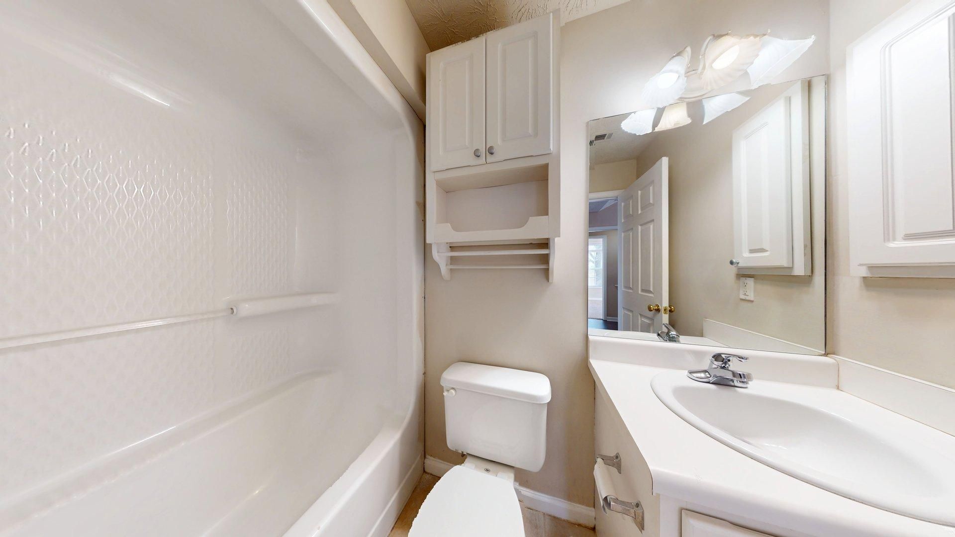 Building Photo - Spacious 3 Bedroom in Ross Park