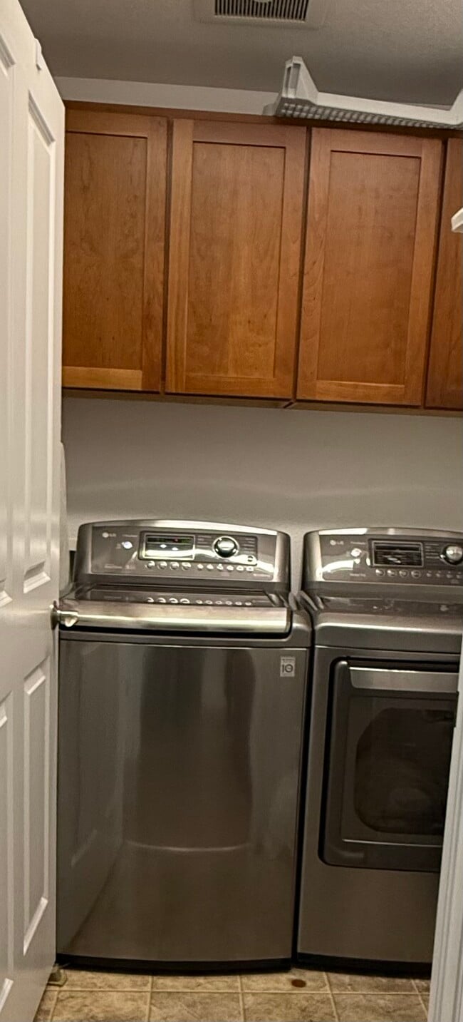 Building Photo - 9067 E 35th Ave