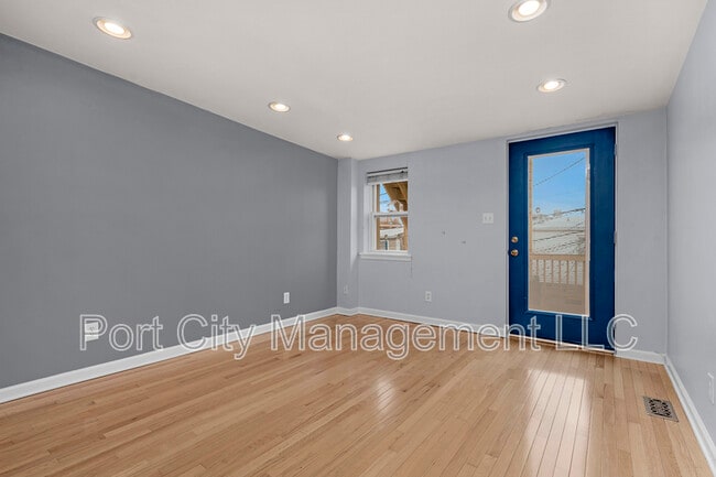 Building Photo - 702 S Bouldin St