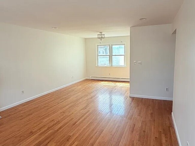 Building Photo - 79 Paterson St