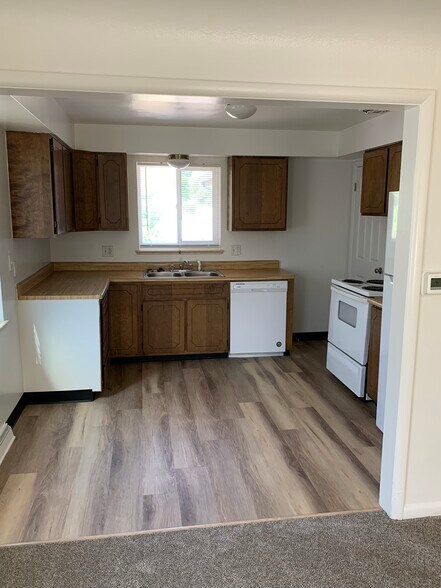 Kitchen - 2439 9th Ave