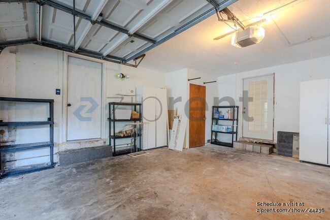 Building Photo - 1558 O'Connor Dr