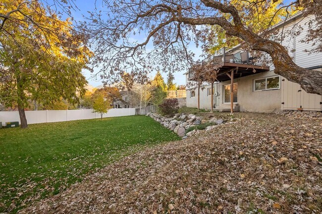Building Photo - Beautiful 4 Bedroom Home in Sandy!