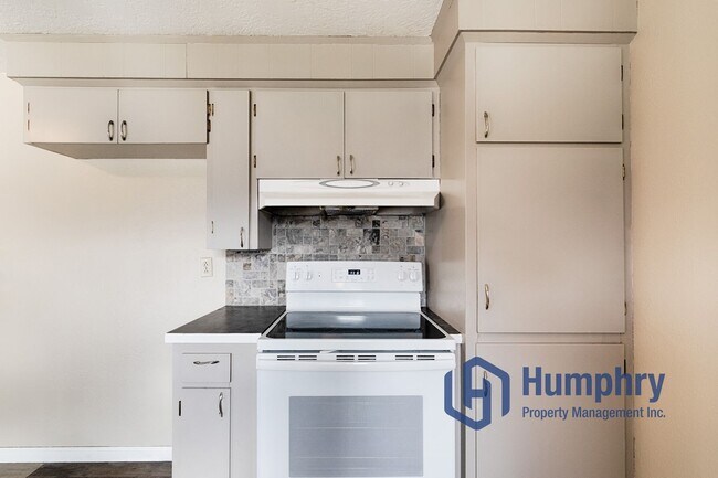 Building Photo - Nice home located off of Cleveland Blvd. near downtown Caldwell