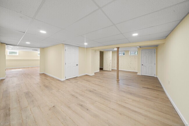 Building Photo - 20 Rosina Rd